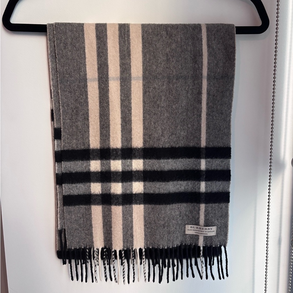 Burberry | authentic classic check 100% cashmere scarf